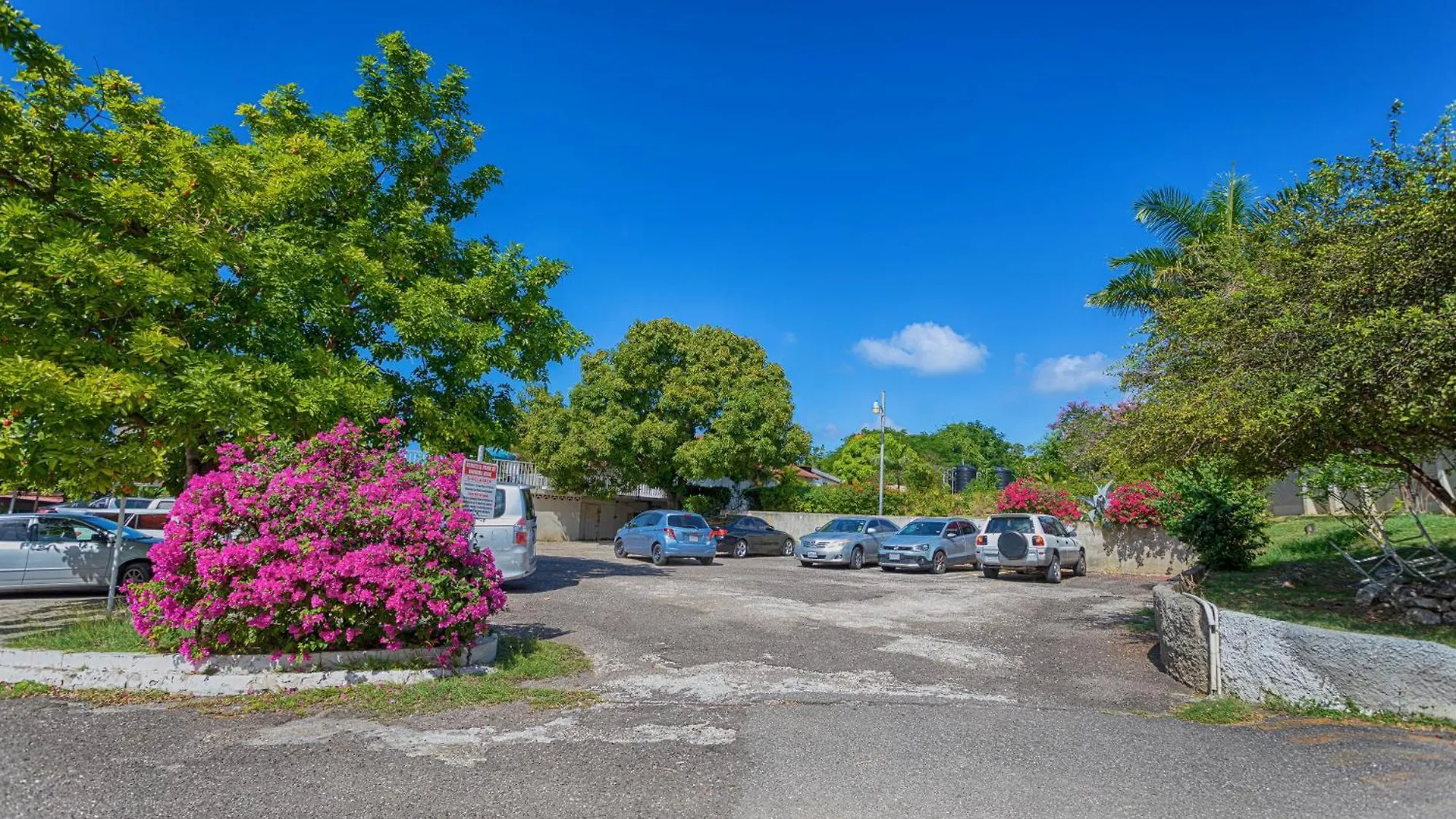Montego Bay Club Apartments Ямайка